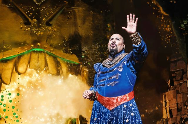Le Génie dans Aladdin, au New Amsterdam Theatre