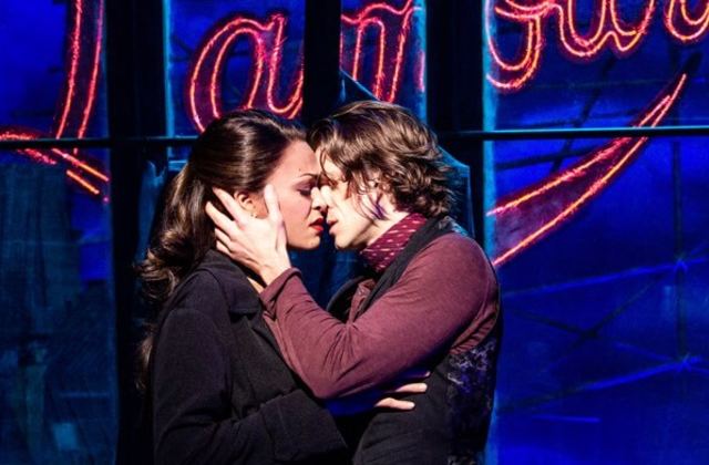 Le décor de cabaret de Moulin Rouge au Al Hirschfeld Theatre